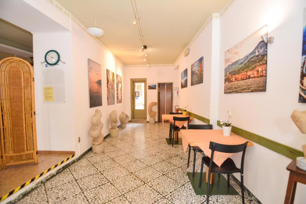 Hotel Modena old town photo