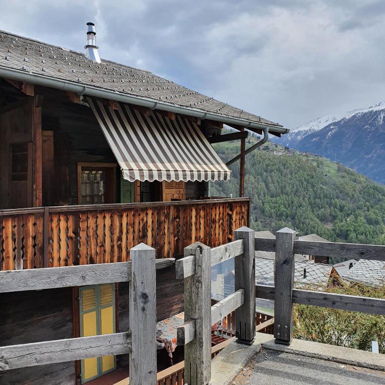 Gîte de Mase sur la rive droite du Val d'Hérens - 1