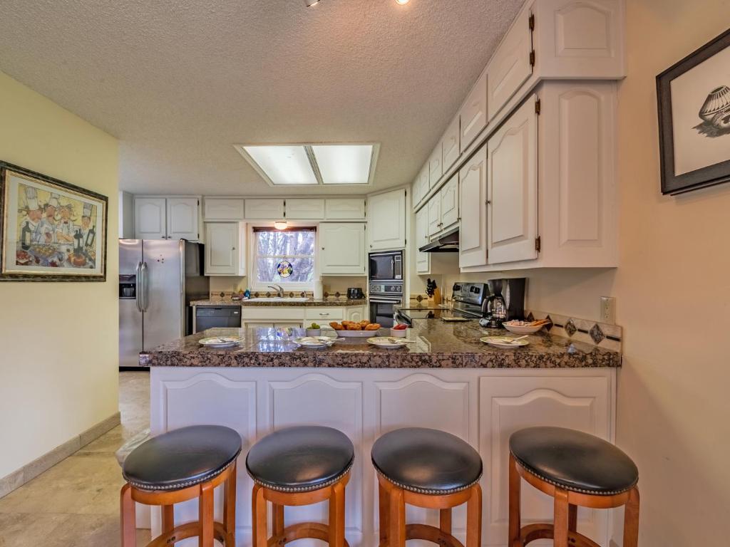 High Mesa Escape, 3 Bedrooms, Fireplace, Sleeps 8 photo