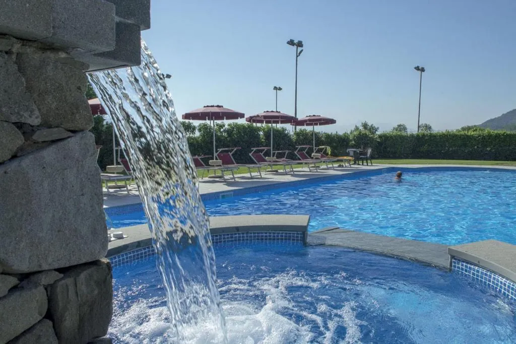 Park Hotel La Pineta, מלון בMulazzo