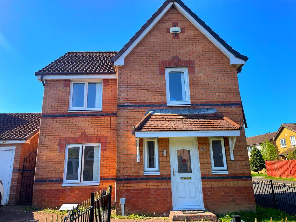 Cozy Nights SVP Detached House, Nitshill