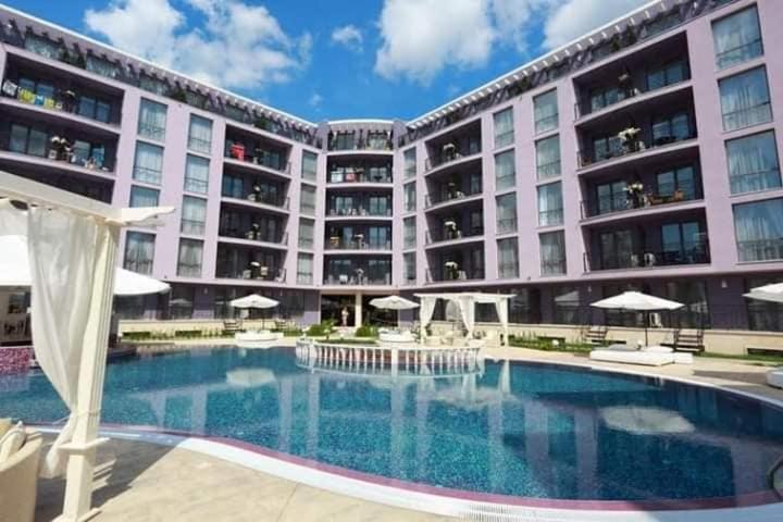 Апартамент в Рейнбоу 3, Slunečné pobřeží