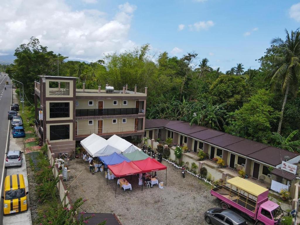 Red Palm Inn balcony room with Netflix photo