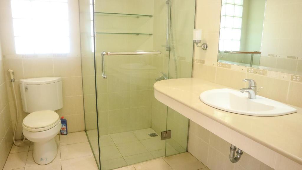 Dago Asri House (3 Bedrooms, 6 Pax, 500m2) photo