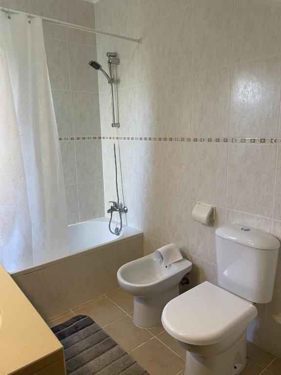 Apartamentos Santa Teresinha — Hotel rooms in Alvor, Faro