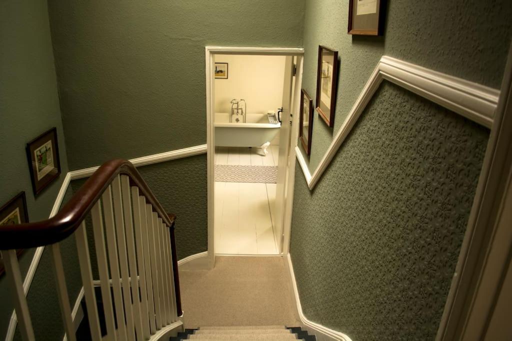 3-Bed House in the Heart of Cheltenham photo 5