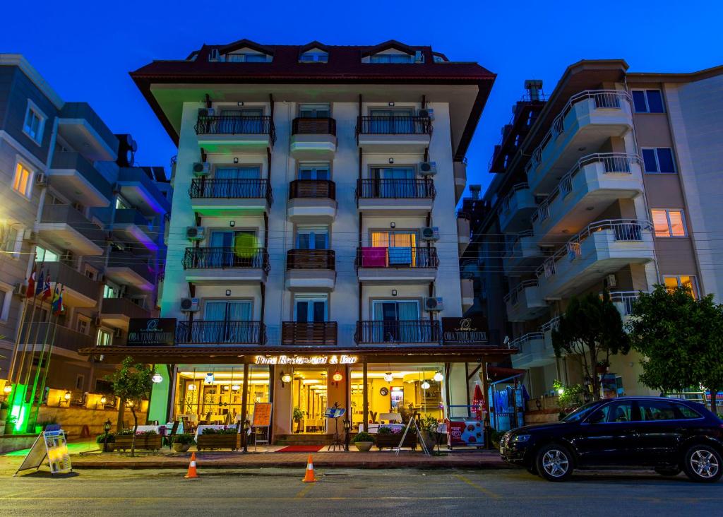 Oba Time Hotel — Hotel building in Alanya