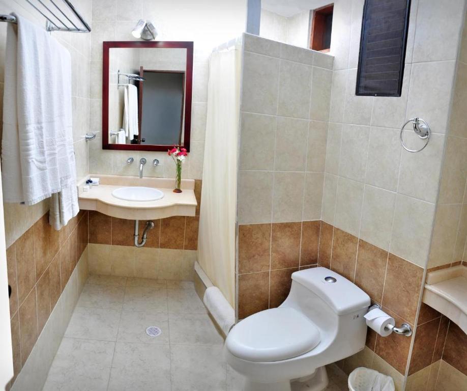 Hotel La Riviera photo