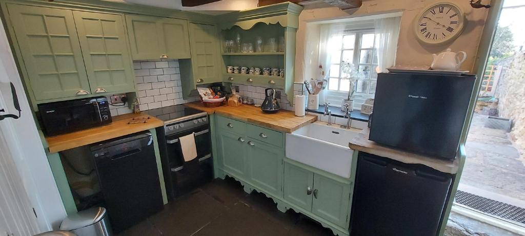 Puzzle Cottage, Quirky Dales Cottage for 2 photo 5