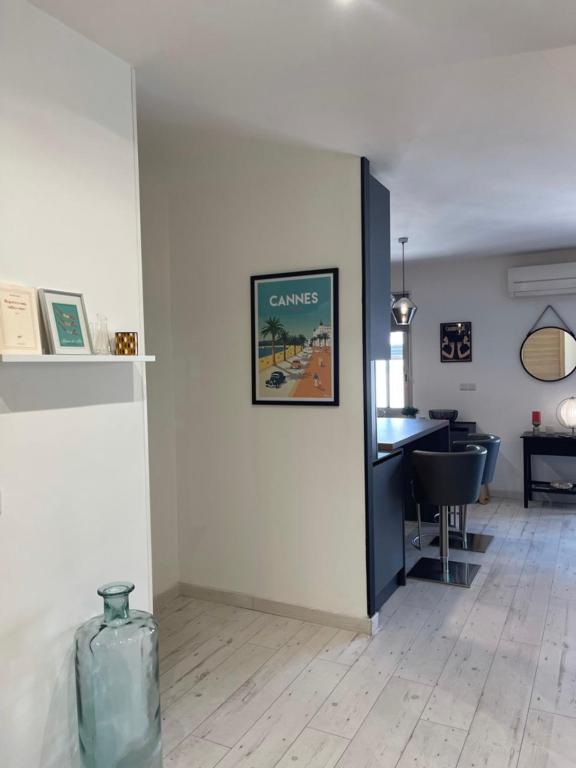 Deux pièces spacieux Place de Gaulle centre-ville d'Antibes avec extérieur - 4