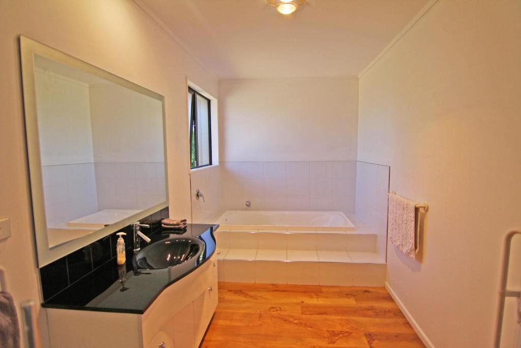 Bathroom, Stash Palace Holiday Apartment in Hanmer Springs
