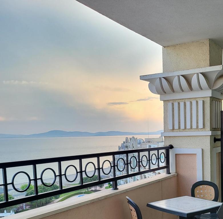 Красавиците тъмнокоси Sunset Resort Pomorie, Pomorie