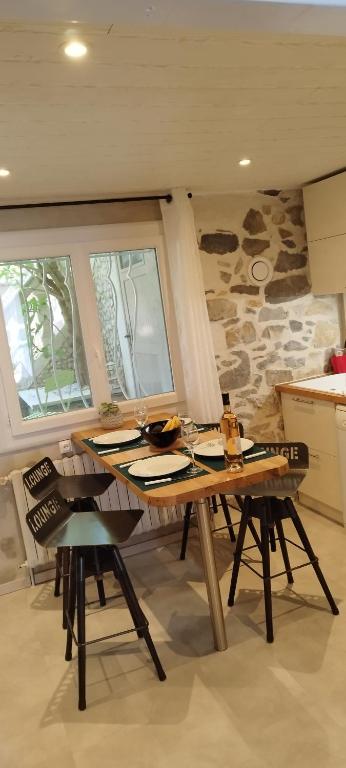 LE COSY Joli F2 proche gare, Arénes avec terrasse privée - 1