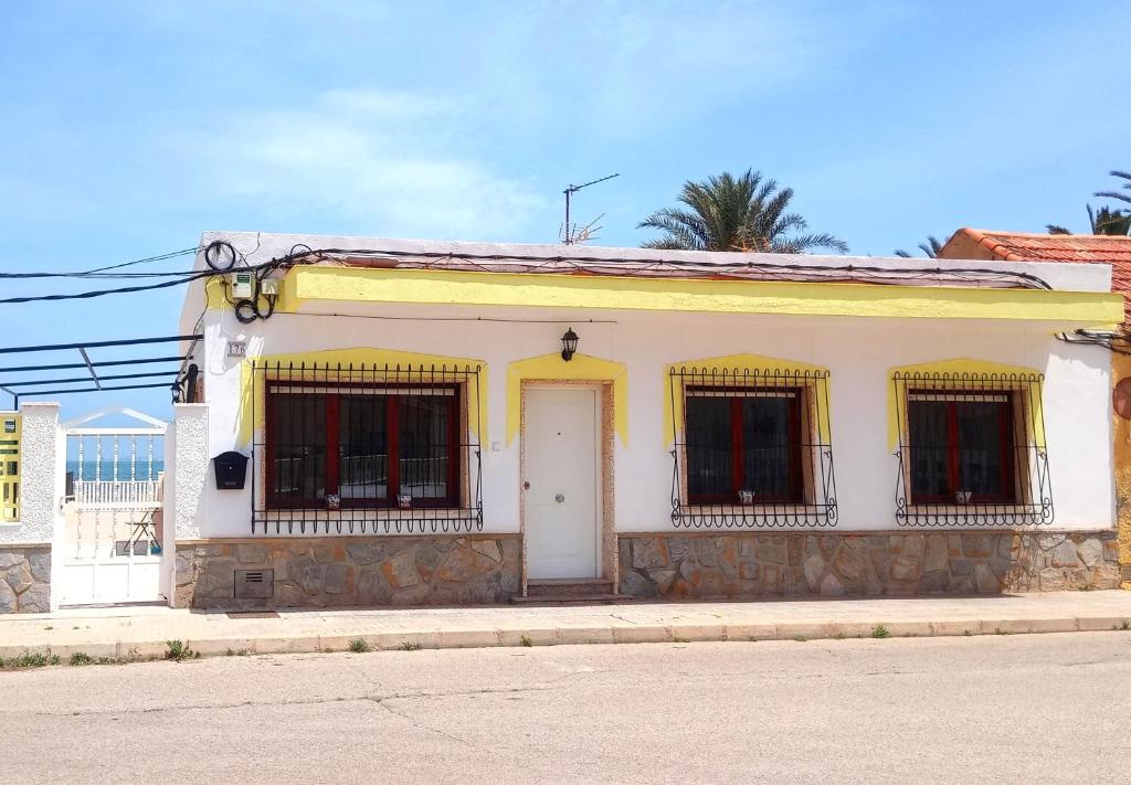 Beachfront House sea views near historic Cartagena - 2