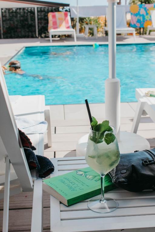 Hotel Adlon — Swimming pool in Jesolo, Veneto