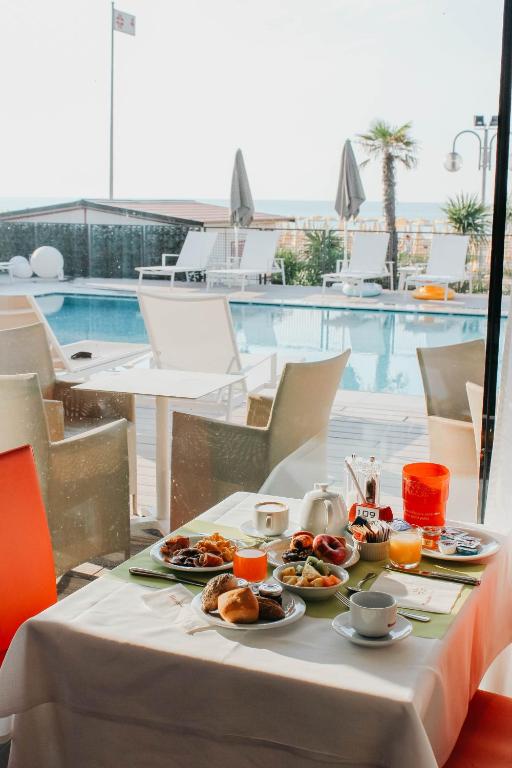 Hotel Adlon — Restaurant & bars in Jesolo, Veneto