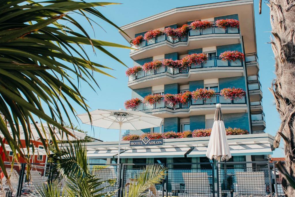 Hotel Adlon — Hotel building in Jesolo, Veneto