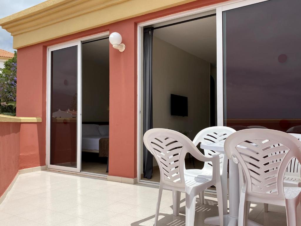Laguna Park 2 — Hotel rooms in Costa Adeje, Canary Islands