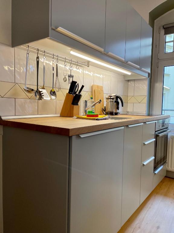 Kitchen, stadtRaum-berlin apartments in Berlin
