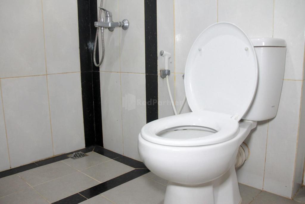 RedLiving Apartemen Grand Kamala Lagoon - Swastika F88 Group Tower Barclay North photo