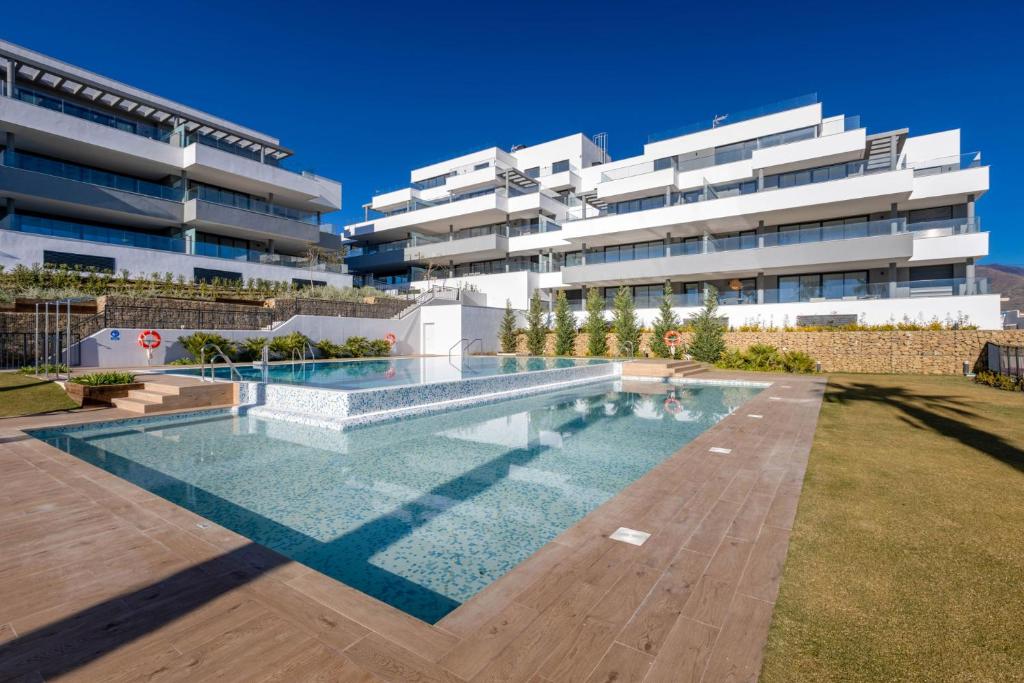 Mesas Homes luxury 4 bed apartment near the sea and port Estepona - 1