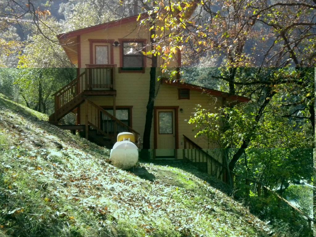 Yosemite Gatekeeper's Lodge photo