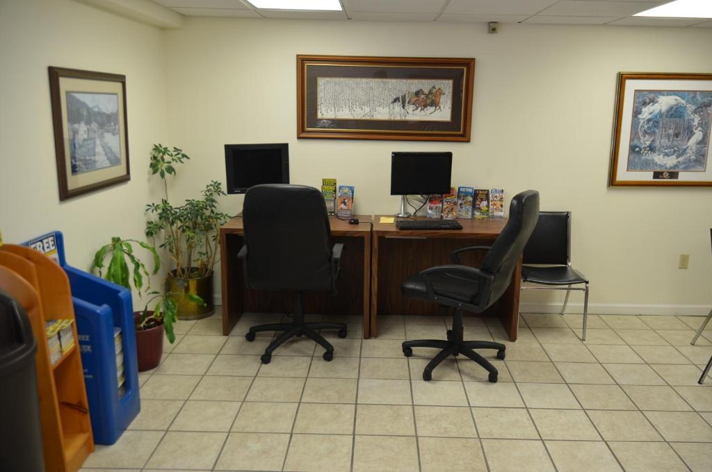 Business center, Zoders Inn and Suites in Gatlinburg (TN)