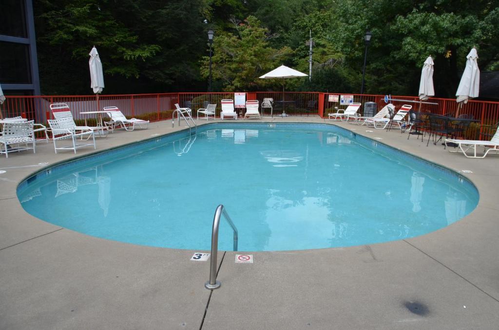 Swimming pool, Zoders Inn and Suites in Gatlinburg (TN)