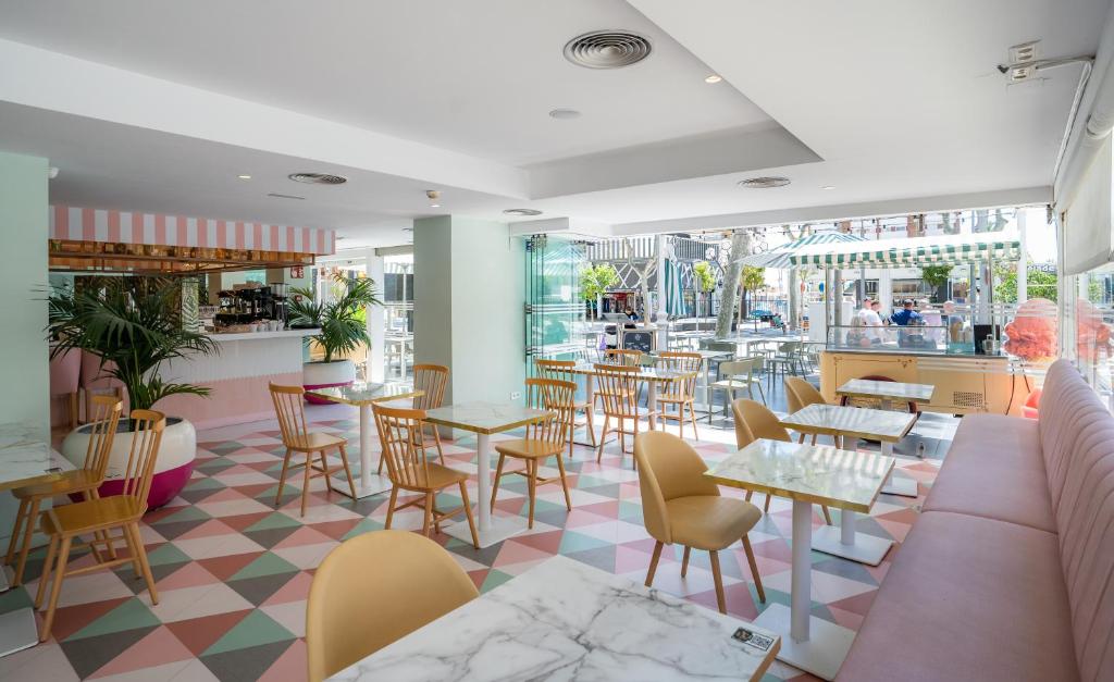 The Agir Springs Hotel by Medplaya — Restaurant & bars in Benidorm, Valencian Community