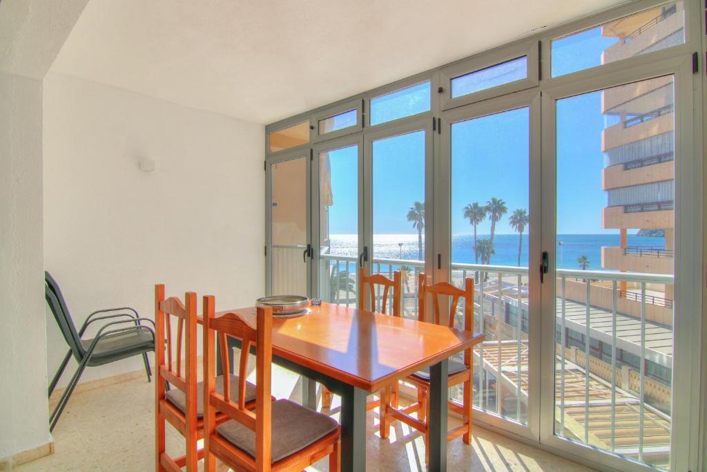 Apartamento en primera línea de playa - GRAN SOL - 3