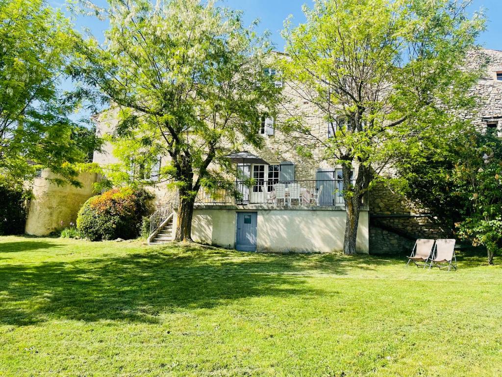 Gîte La Bastide de La Loge au pied du Mont Ventoux