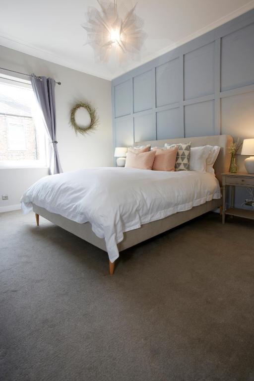 The Bishy by Chateau Anna, York city centre & free parking, York