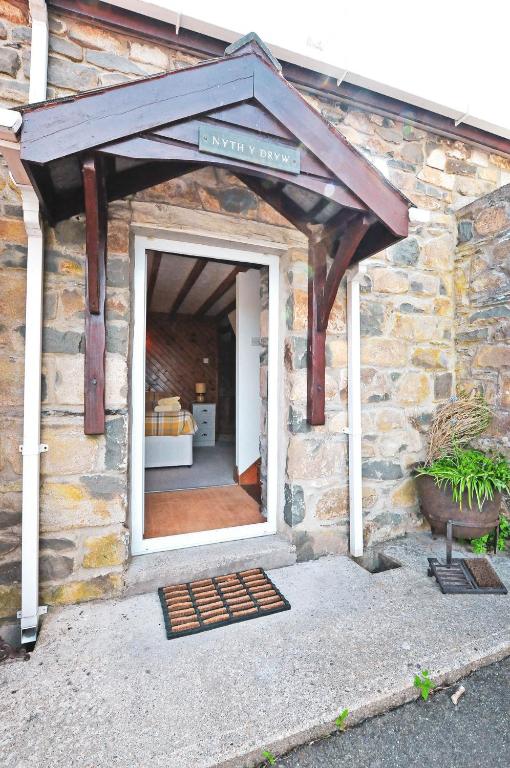 Nyth y Dryw Cottage, Newport photo 4
