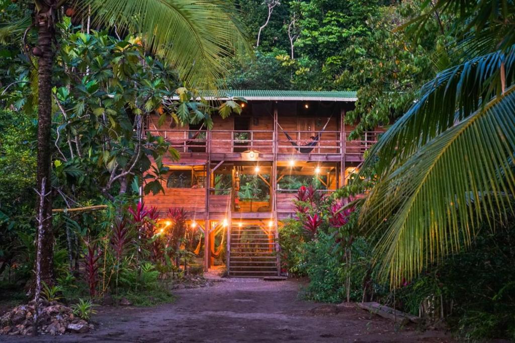 The Pelican House Hostel — Hotel in Bahia Solano (Choco)