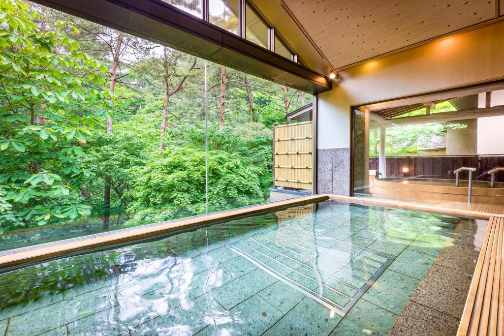 Hot spring bath