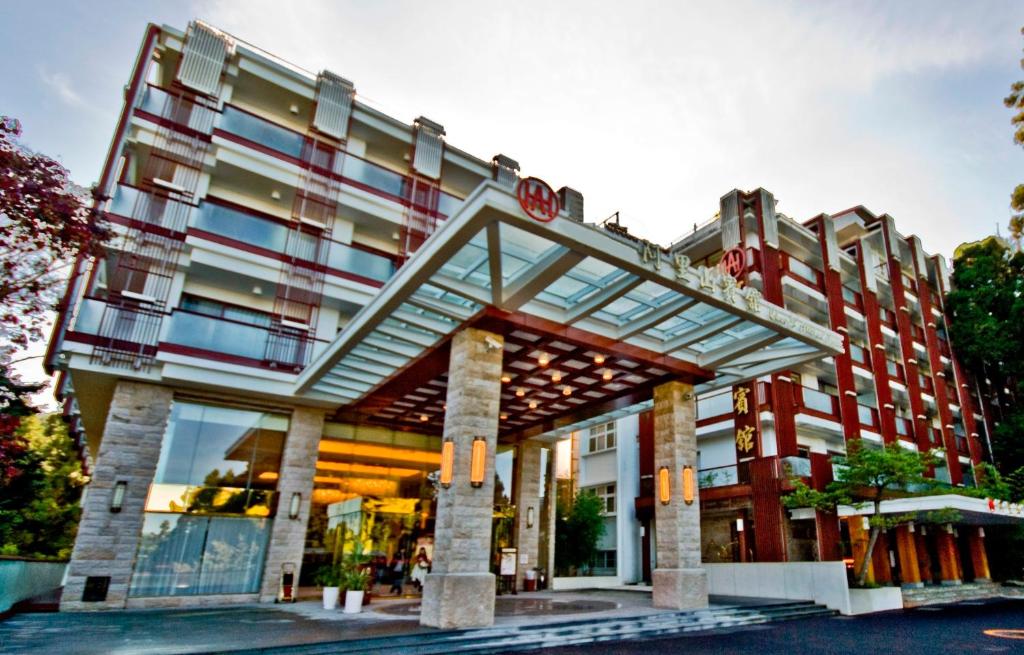 Entrance, Alishan Hotel in Chiayi