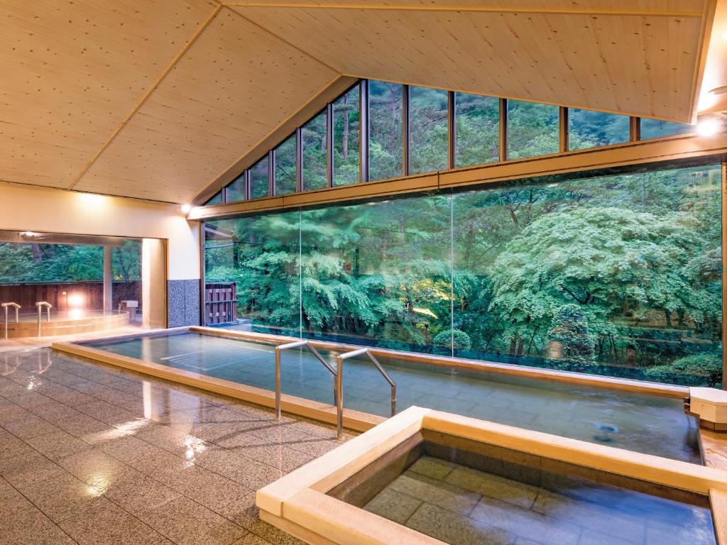 Hot spring bath