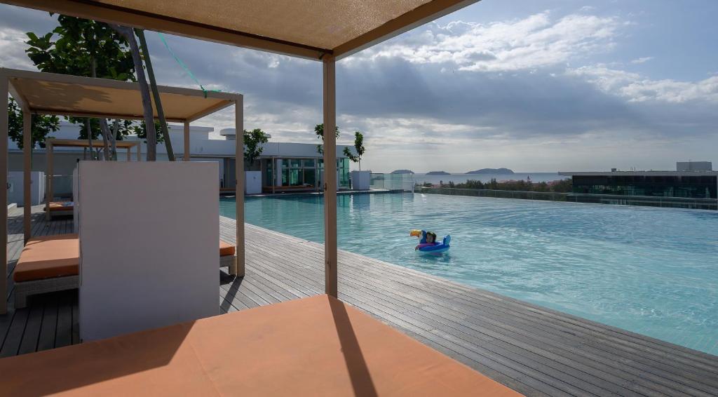 Sutera Avenue KK Infinity Pool 10 mins to Airport 10 mins to Jetty LSS HomeStay — Hotel in Kota Kinabalu
