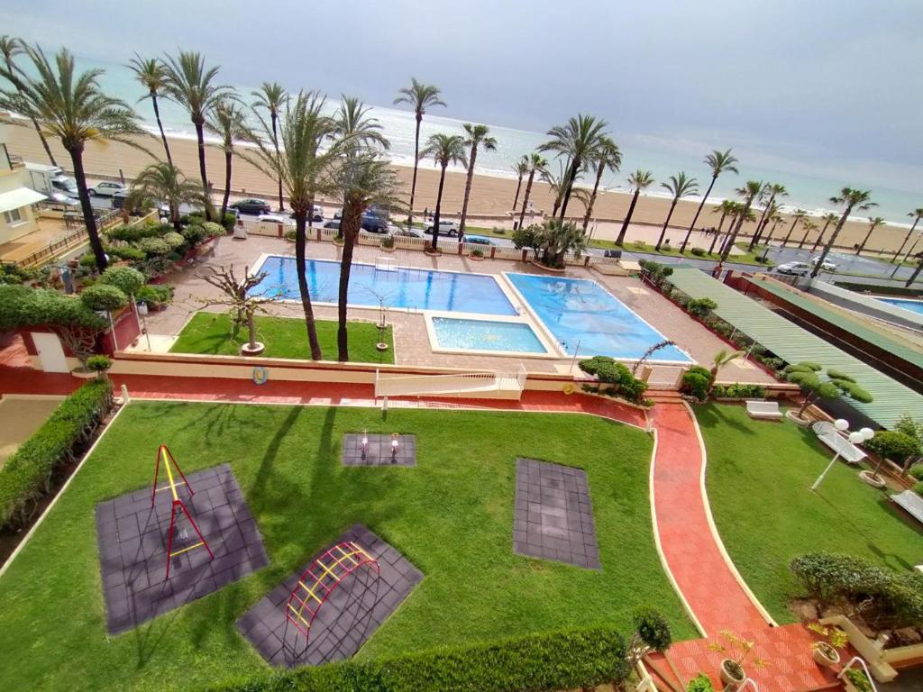 Apartamento primera linea con piscina y parking. - 3