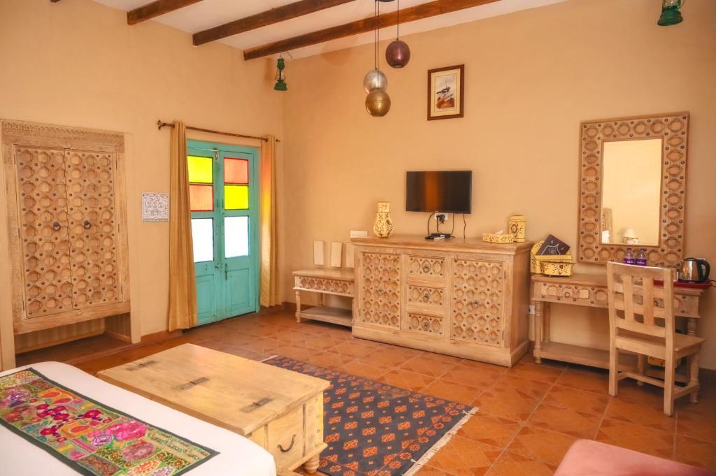 WelcomHeritage Ranjitvilas photo
