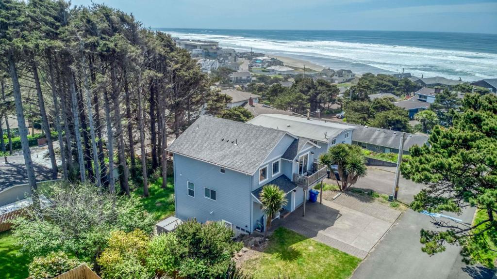 Blue View, Lincoln City