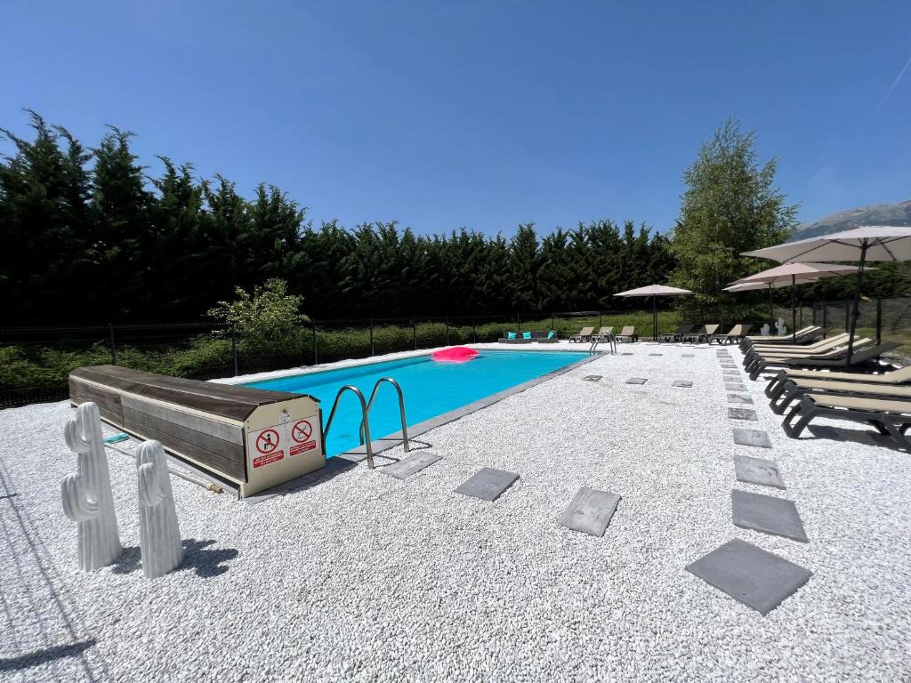 スイミングプール