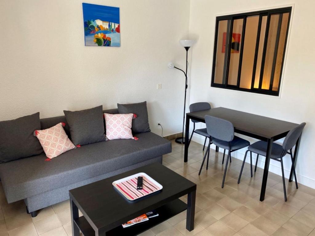 Appartement cosy et spacieux en bord de mer à Saint-Raphaël, en face du Port Santa-Lucia - 3