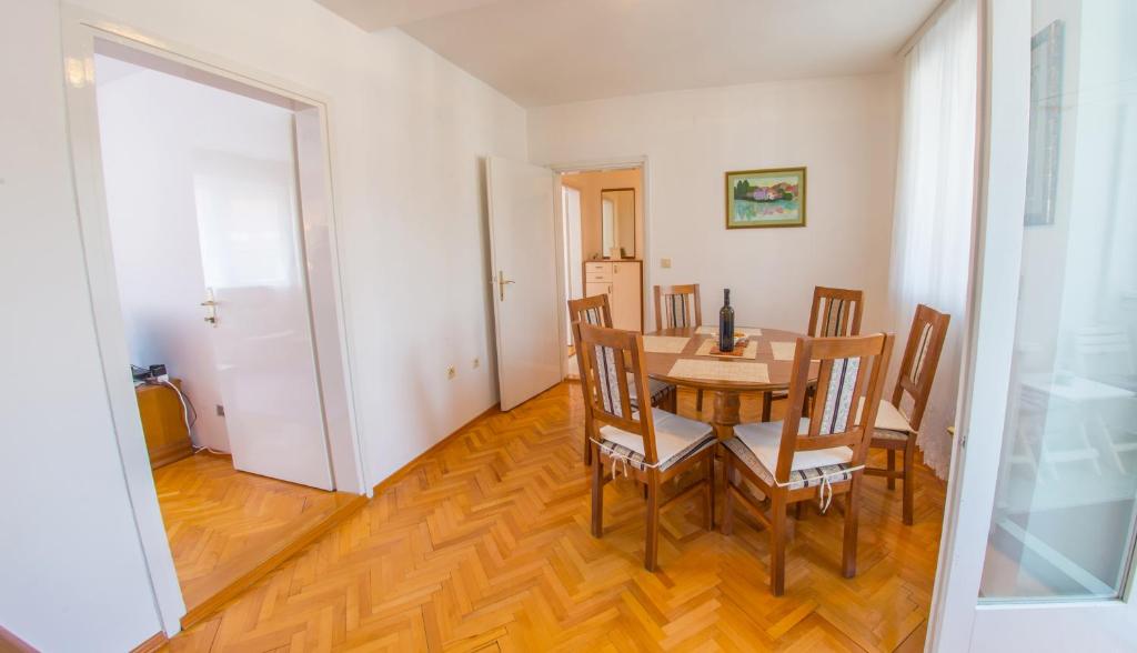Apartment Revia - 3
