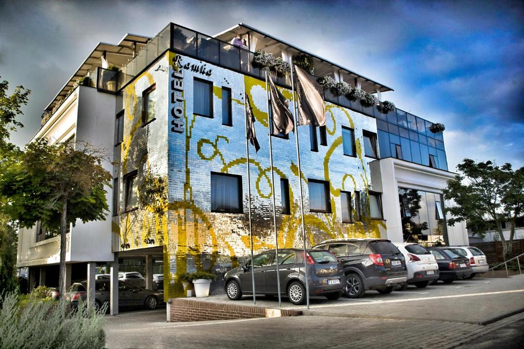 Hotel Ramka &amp; Restaurant &amp; Wine Bar — Hotel in Poznan