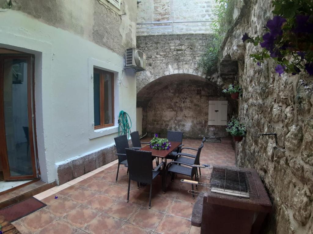 Kotor Emerald Apartments photo