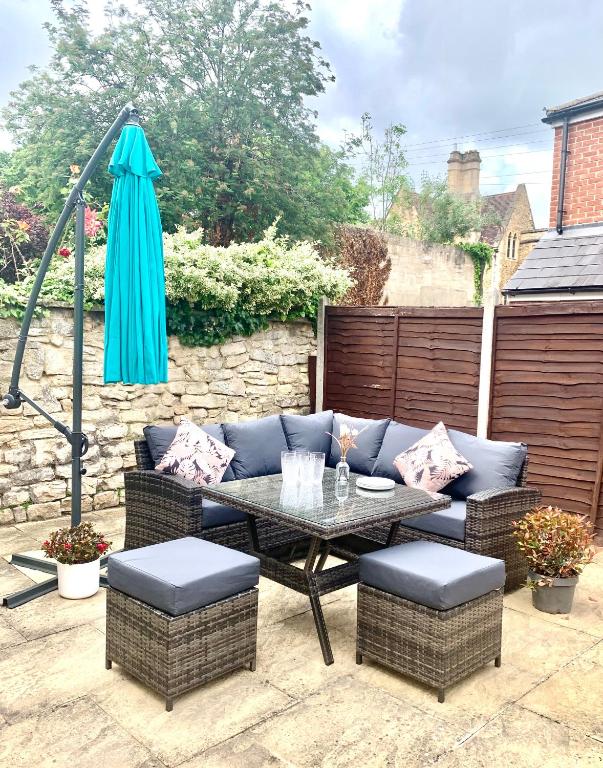 3-Bed House in the Heart of Cheltenham photo 4