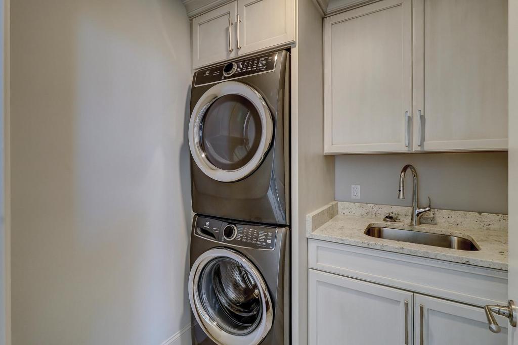 23 Red Cardinal Oceanfront Sea Pines photo