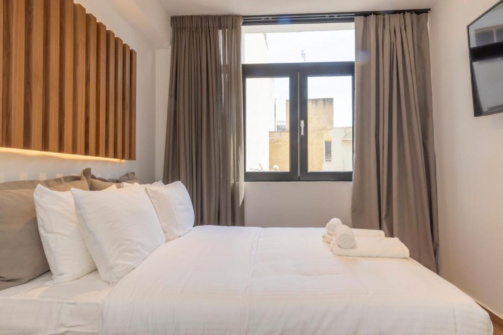 Centrally Stylish Suite by Acropolis photo