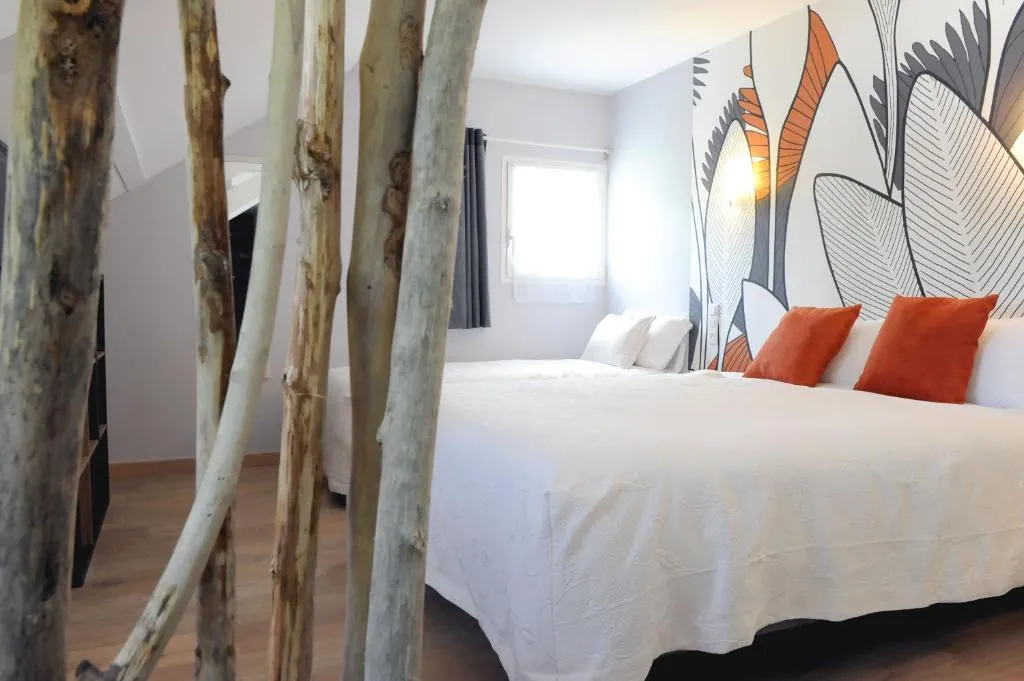Logis Hôtel L'Ayguelade, hotel in Bielle